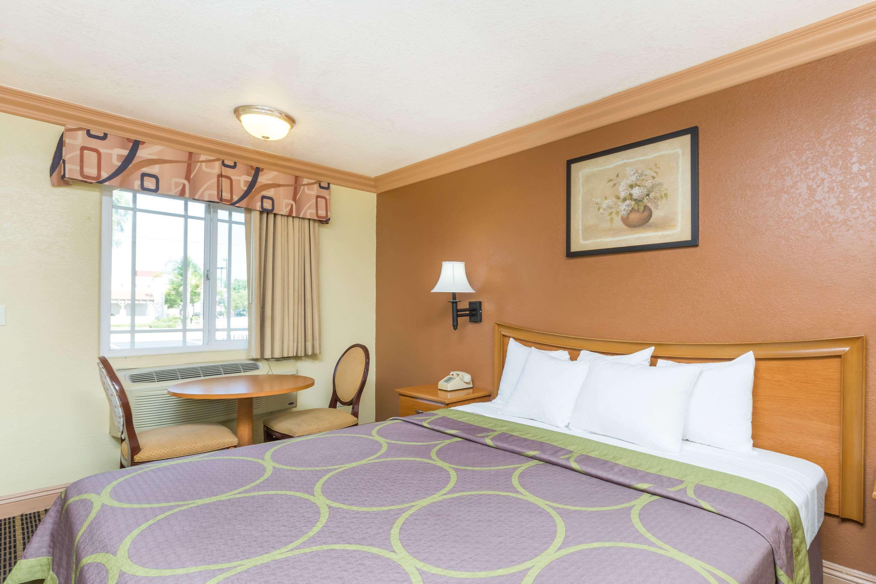 Super 8 By Wyndham Azusa Esterno foto
