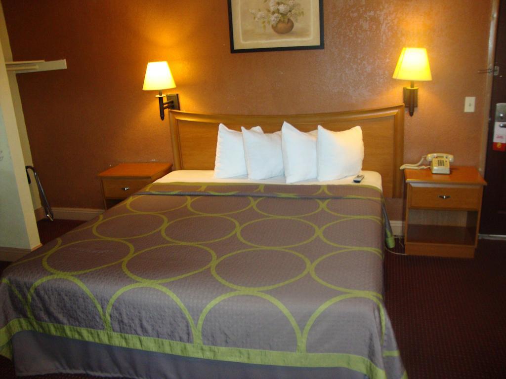 Super 8 By Wyndham Azusa Esterno foto